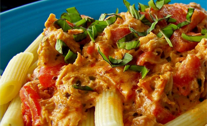 10 Easy Flavorful Creamy Sun-Dried Tomato Chicken Pasta