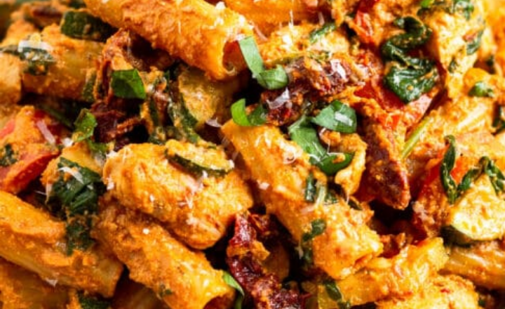 10 Easy Flavorful Creamy Sun-Dried Tomato Chicken Pasta