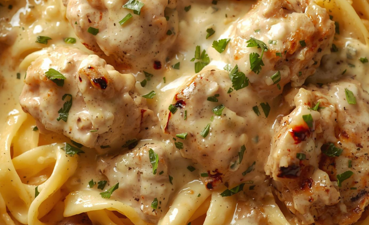 Easy Creamy Chicken Alfredo Pasta